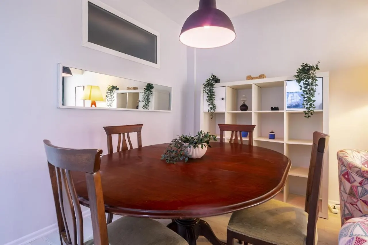 Appartamento Central Flat Close To Shopping Malls In Sisli Provincia di Provincia di Istanbul