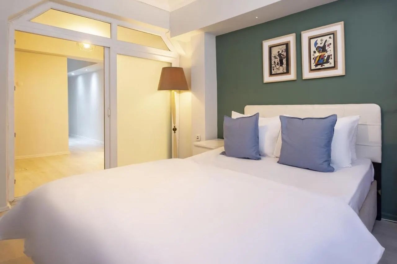 Central Flat Close To Shopping Malls In Sisli Provincia di Provincia di Istanbul Appartamento
